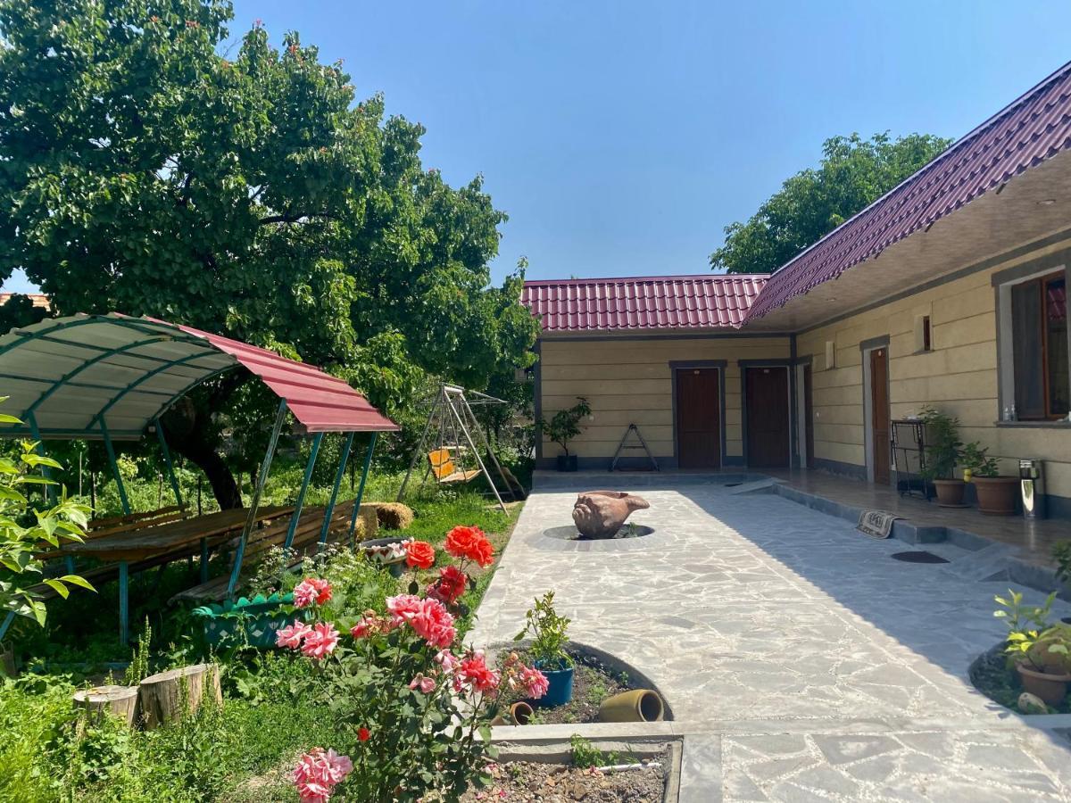 Aghasu Tun B&B Odzun Ngoại thất bức ảnh
