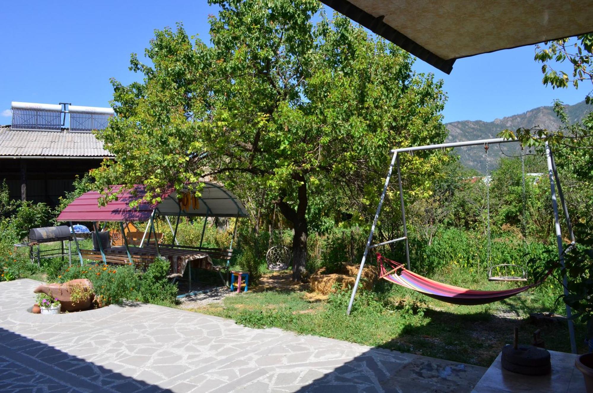 Aghasu Tun B&B Odzun Ngoại thất bức ảnh